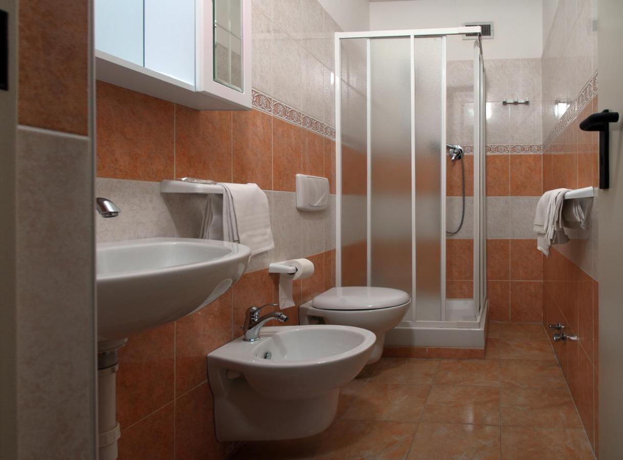 Hotel Michelangelo Teramo Værelse billede